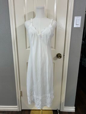 Vintage Wild Mint White 100% Cotton Nightgown Size 36/Small. Beautiful Condition